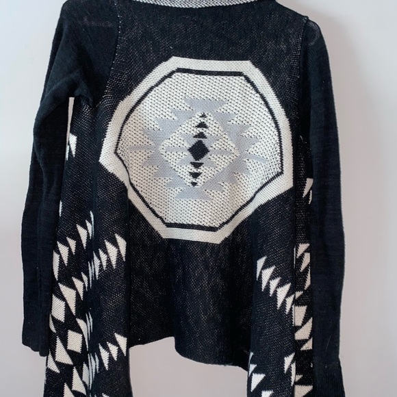 sweater - Picture 2 of 2